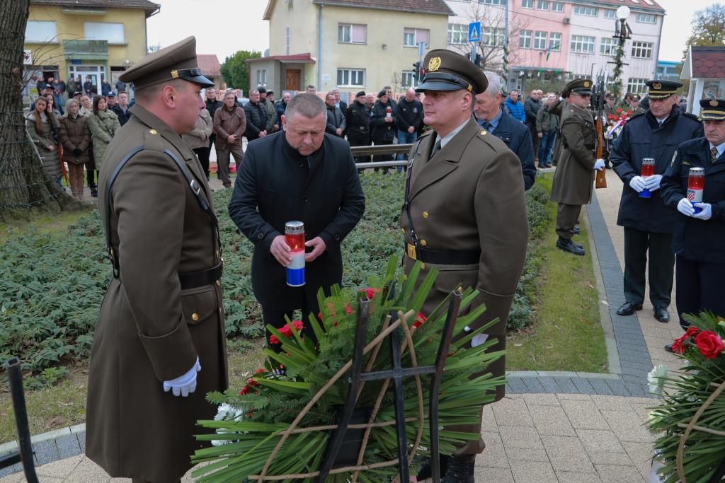 Komemoracija Komletinci